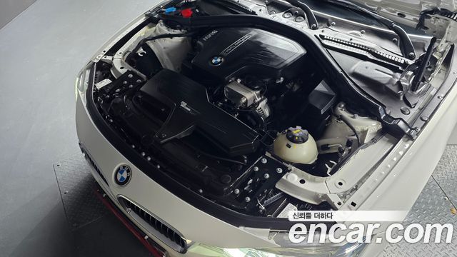 BMW 3 Series (F30) 320i Luxury 2018 — фото 6
