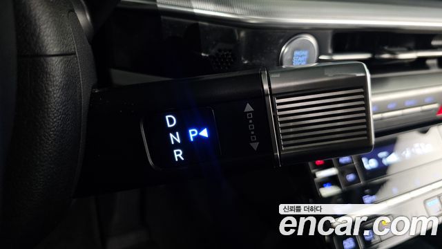 Hyundai Grandeur (GN7) 2,5 Gasoline 2WD Exclusive 2023 — фото 9