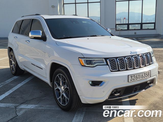 Jeep Grand Cherokee 3.6 Overland WK2 2020 — фото 19