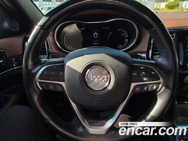 Jeep Grand Cherokee 3.6 Overland WK2 2020 — фото 22