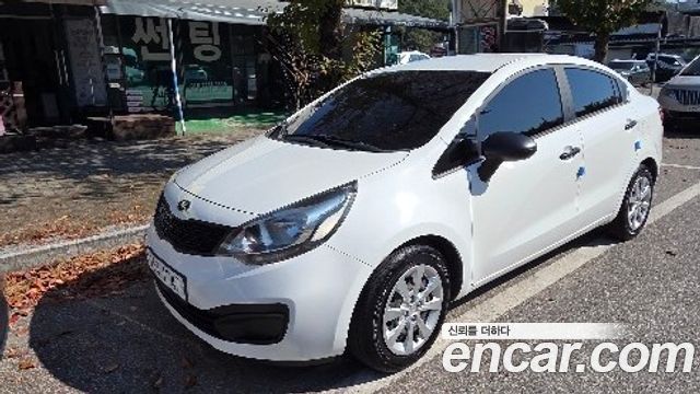 Kia Pride 1.4 MPI Sedan Smart