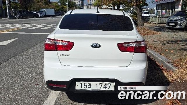 Kia Pride 1.4 MPI Sedan Smart 2014 — фото 4