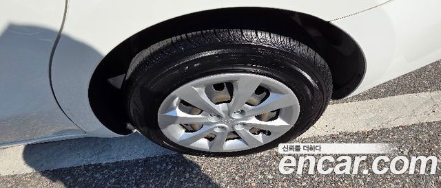 Kia Pride 1.4 MPI Sedan Smart 2014 — фото 5