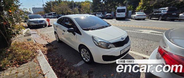 Kia Pride 1.4 MPI Sedan Smart 2014 — фото 17