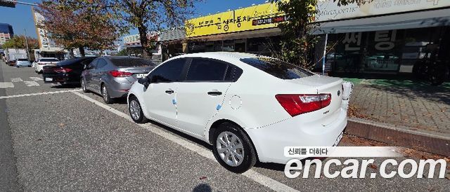 Kia Pride 1.4 MPI Sedan Smart 2014 — фото 18