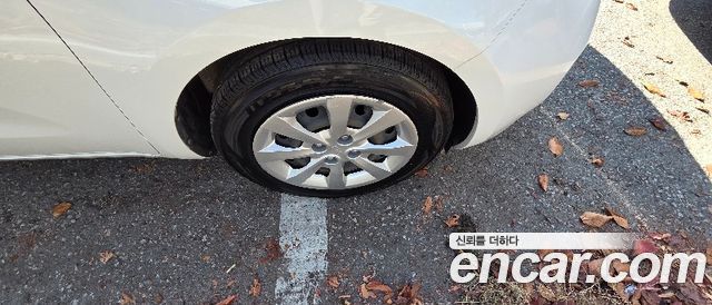 Kia Pride 1.4 MPI Sedan Smart 2014 — фото 24