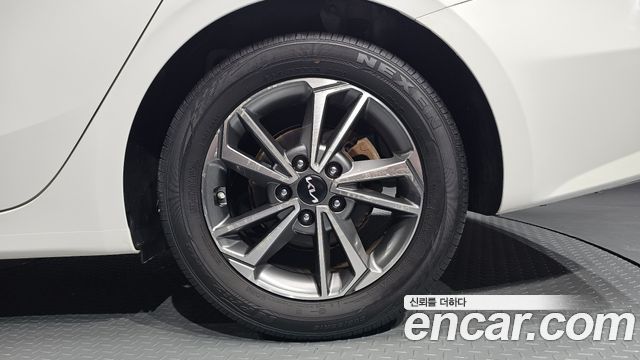 Kia K3 (II) 1.6 Prestige 2022 — фото 21