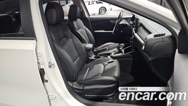Kia K3 (II) 1.6 Prestige 2022 — фото 26