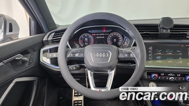 Audi Q3 (F3) 35 TDI Premium Sportback 2023 — фото 12