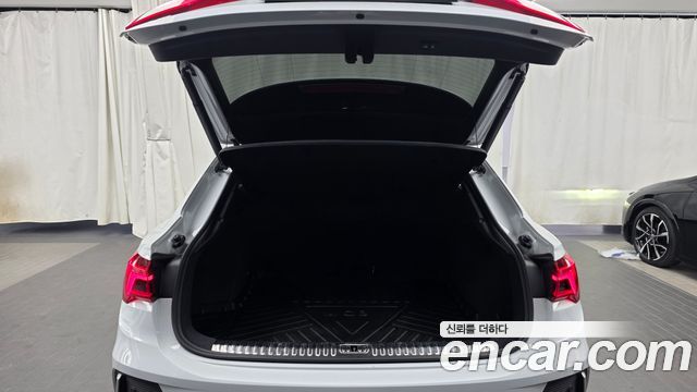 Audi Q3 (F3) 35 TDI Premium Sportback 2023 — фото 20