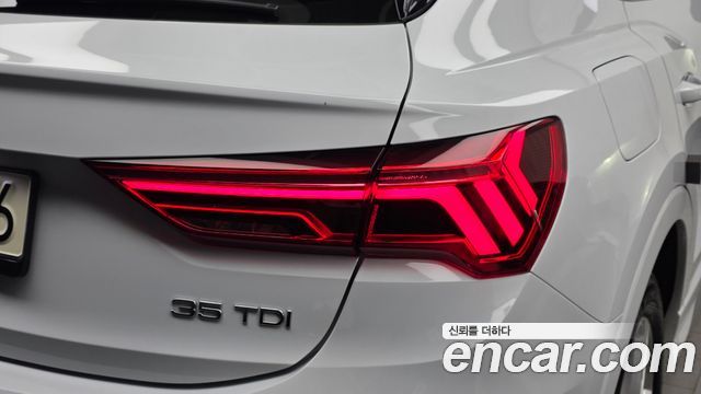 Audi Q3 (F3) 35 TDI Premium Sportback 2023 — фото 23