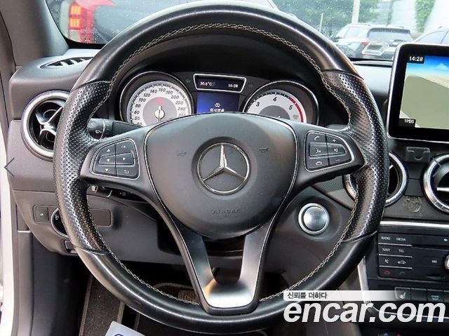 Mercedes-Benz CLA-Class (C117) CLA200 d 2016 — фото 8