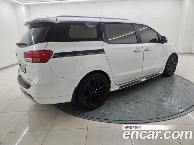 Kia Carnival 9-seater Prestige 2016 — фото 5