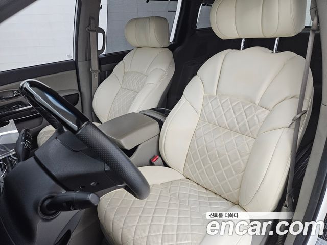 Kia Carnival 9-seater Prestige 2016 — фото 6