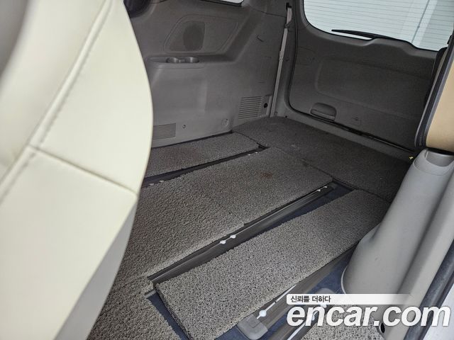 Kia Carnival 9-seater Prestige 2016 — фото 8