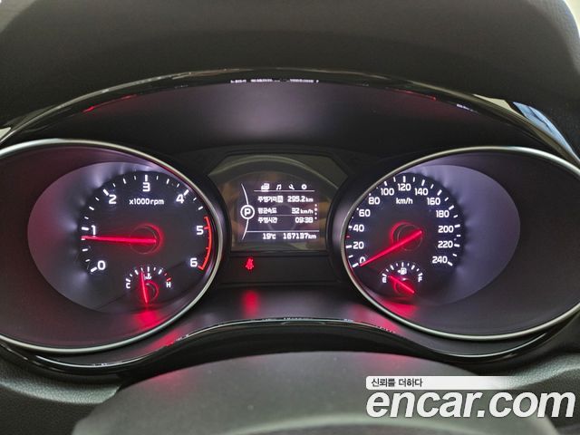Kia Carnival 9-seater Prestige 2016 — фото 11