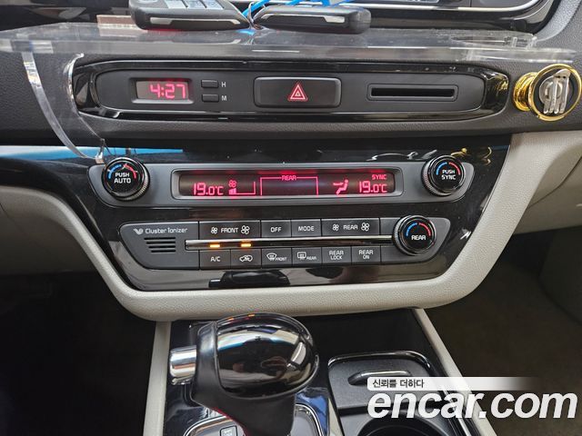 Kia Carnival 9-seater Prestige 2016 — фото 15