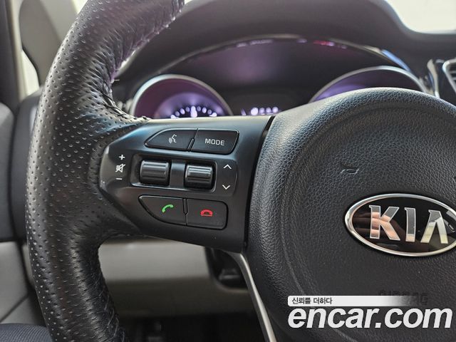 Kia Carnival 9-seater Prestige 2016 — фото 18