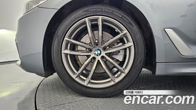 BMW 5 Series (G30) 520d xDrive M Sport Package Plus 2018 — фото 5