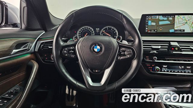 BMW 5 Series (G30) 520d xDrive M Sport Package Plus 2018 — фото 14
