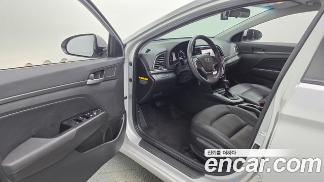 Hyundai Avante (AD) 1.6 GDI Smart 2017 — фото 10