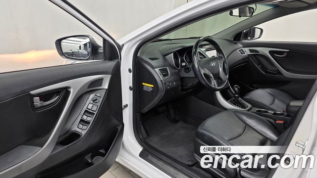 Hyundai Avante 1.6 GDi Modern Standard 2014 — фото 10