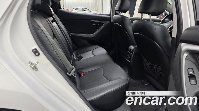Hyundai Avante 1.6 GDi Modern Standard 2014 — фото 11