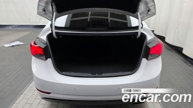 Hyundai Avante 1.6 GDi Modern Standard 2014 — фото 20