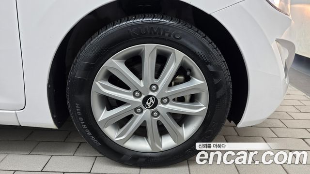 Hyundai Avante 1.6 GDi Modern Standard 2014 — фото 21
