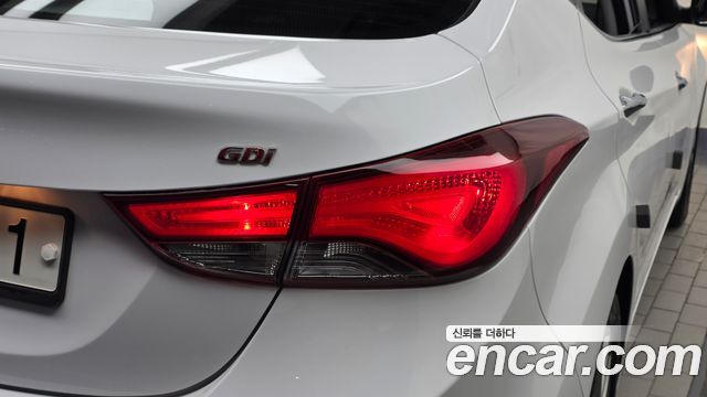 Hyundai Avante 1.6 GDi Modern Standard 2014 — фото 23