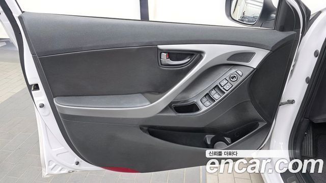 Hyundai Avante 1.6 GDi Modern Standard 2014 — фото 24