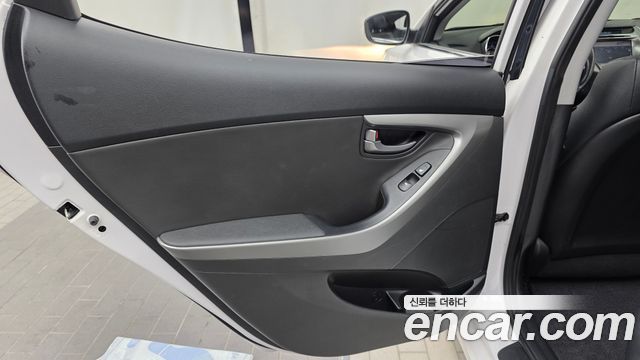 Hyundai Avante 1.6 GDi Modern Standard 2014 — фото 25