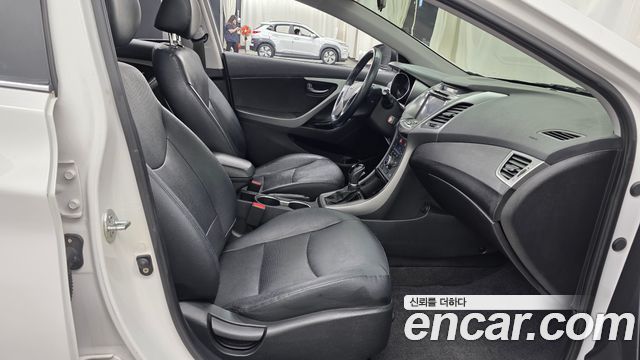 Hyundai Avante 1.6 GDi Modern Standard 2014 — фото 26