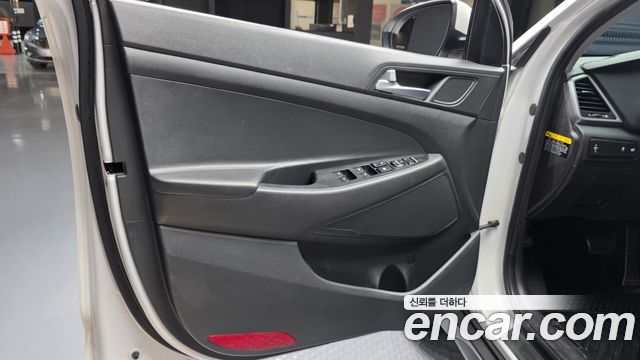 Hyundai Tucson Gasoline 1.6 turbo 2WD Modern 2018 — фото 24