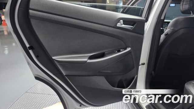 Hyundai Tucson Gasoline 1.6 turbo 2WD Modern 2018 — фото 25