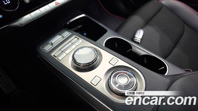 Genesis GV70 2.5T Gasoline 2WD 2024 — фото 9