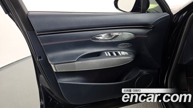 Genesis GV70 2.5T Gasoline 2WD 2024 — фото 24