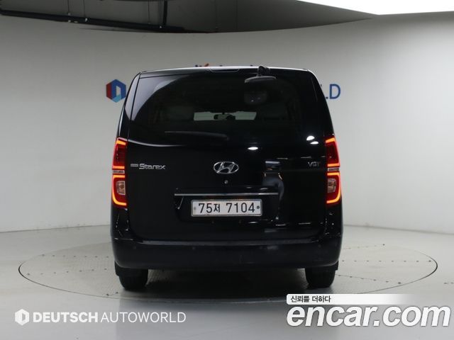 Hyundai Grand Starex 12-Seater Wagon CVX Deluxe 2016 — фото 4