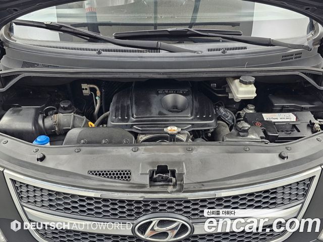 Hyundai Grand Starex 12-Seater Wagon CVX Deluxe 2016 — фото 6