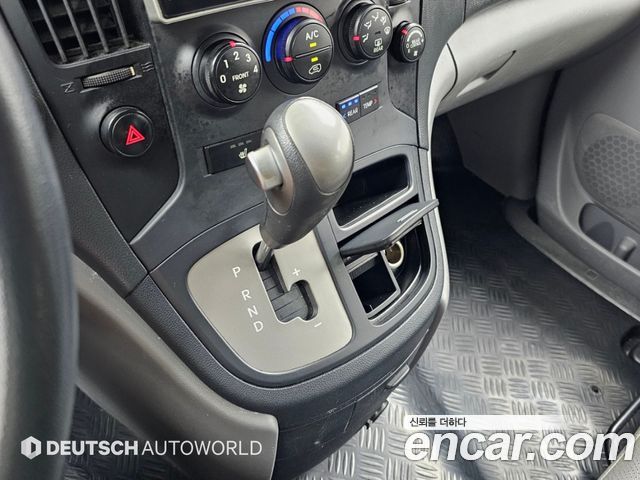 Hyundai Grand Starex 12-Seater Wagon CVX Deluxe 2016 — фото 9