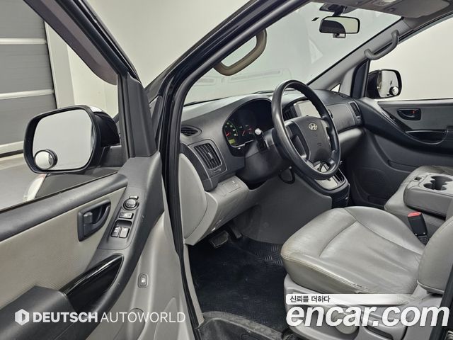 Hyundai Grand Starex 12-Seater Wagon CVX Deluxe 2016 — фото 15