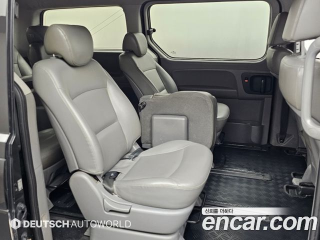 Hyundai Grand Starex 12-Seater Wagon CVX Deluxe 2016 — фото 16