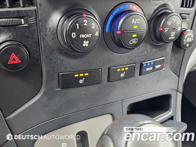 Hyundai Grand Starex 12-Seater Wagon CVX Deluxe 2016 — фото 21