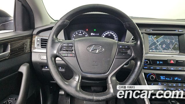 Hyundai Sonata (LF) 2.0 Smart 2016 — фото 14