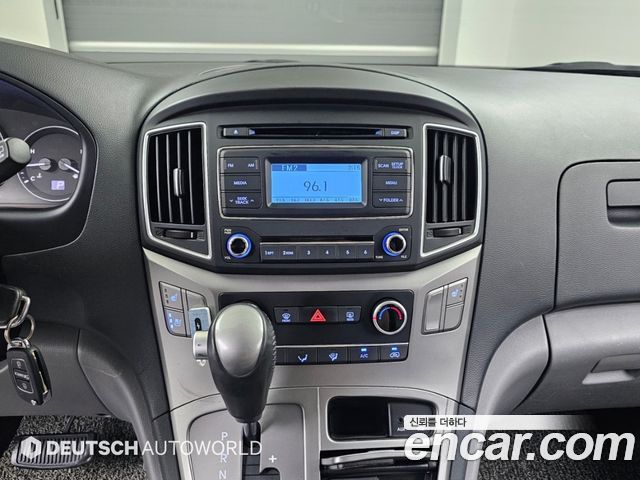 Hyundai Grand Starex Van 3-Seater Smart 2020 — фото 18