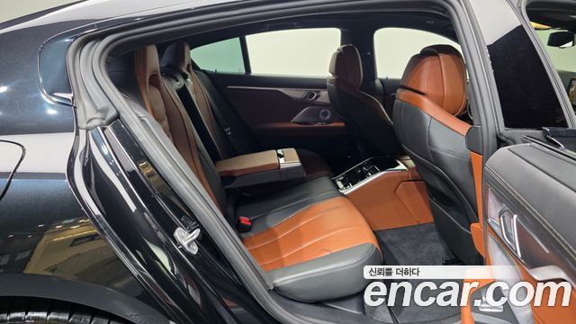 BMW 8 Series (G15) M850i xDrive Gran Coupe 2023 — фото 16