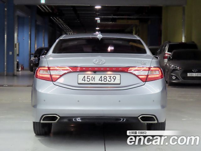 Hyundai Grandeur (HG) HG220 Diesel Premium 2015 — фото 3