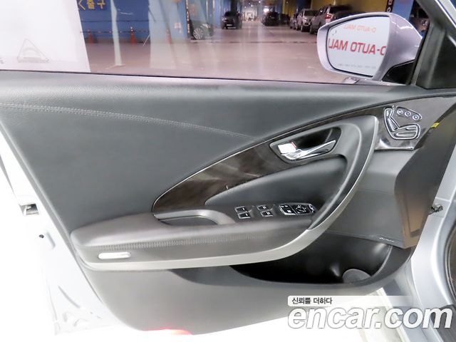Hyundai Grandeur (HG) HG220 Diesel Premium 2015 — фото 17