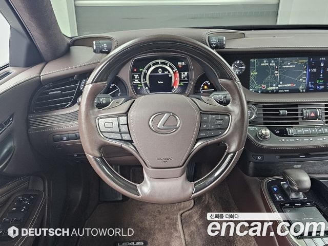 Lexus LS500 (V) 3.5 Luxury AWD 2020 — фото 17