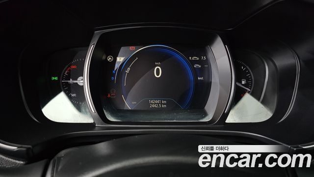 Renault Korea QM6 2.0 LPe LE Signature 2WD 2023 — фото 8